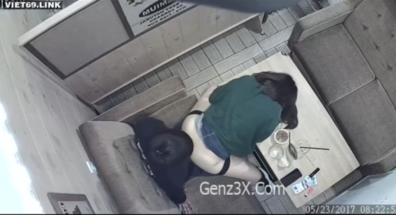 Clip sex xưa cặp đôi học sinh nện nhau trong quán trà sữa